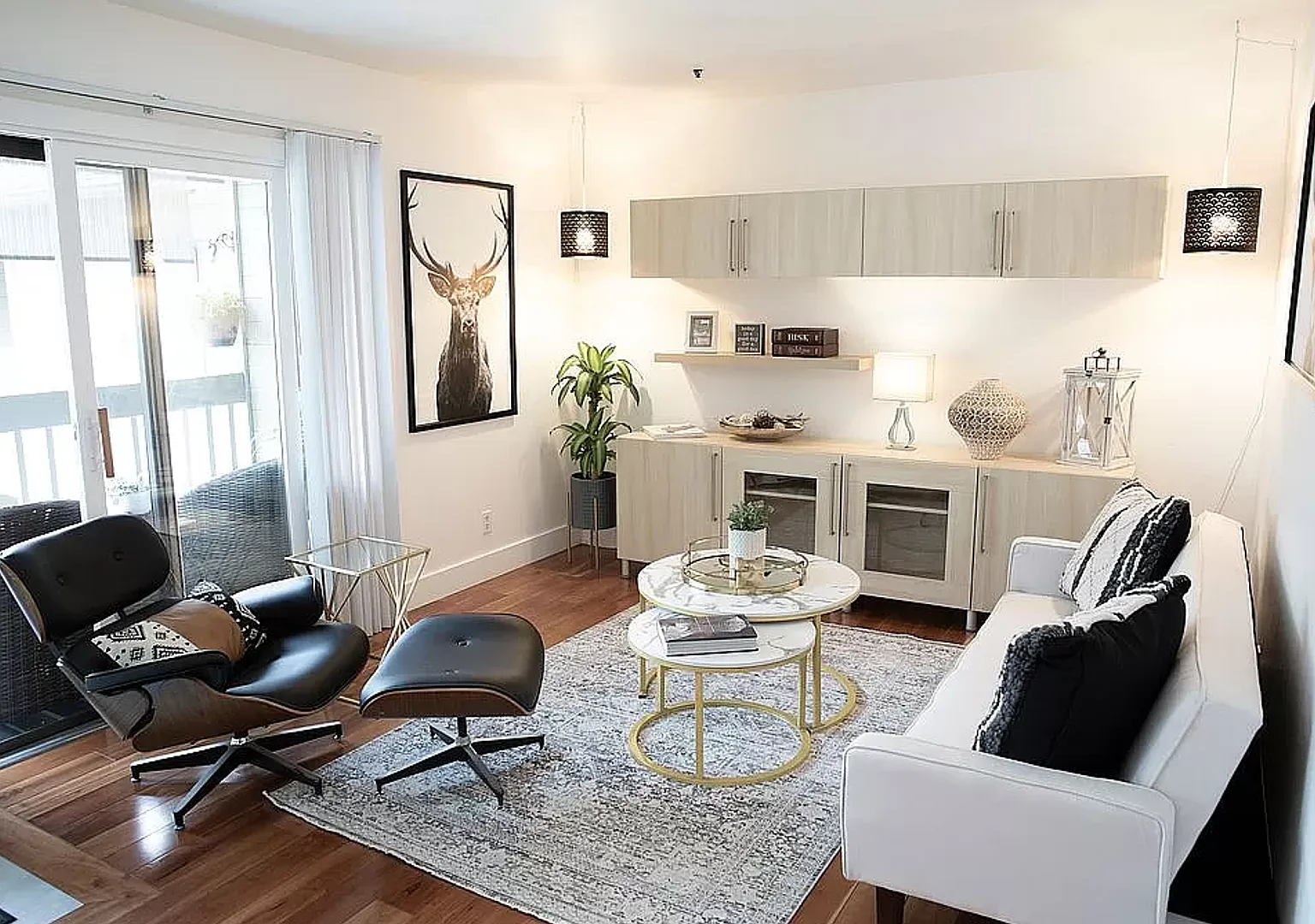 Remodeled 2BR Iron Horse Condo Furnished — Photo 1