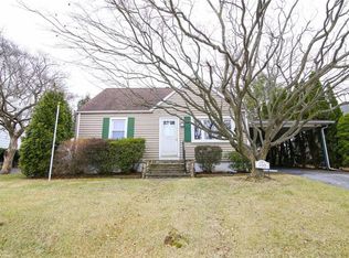 310 Magnolia Rd, Hellertown, PA 18055