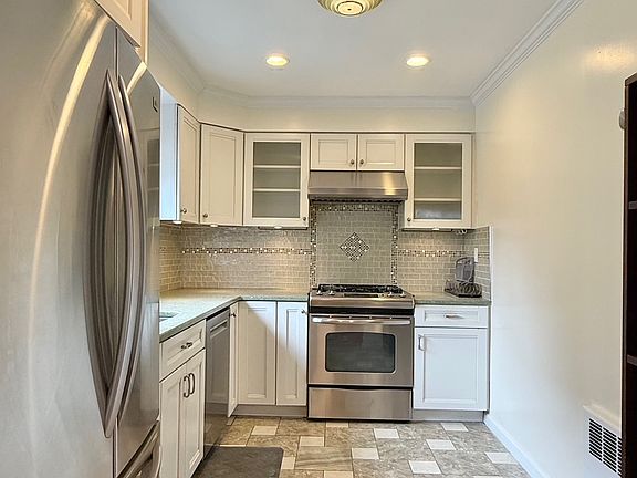 5th image of 12-38 118th St Floor 2