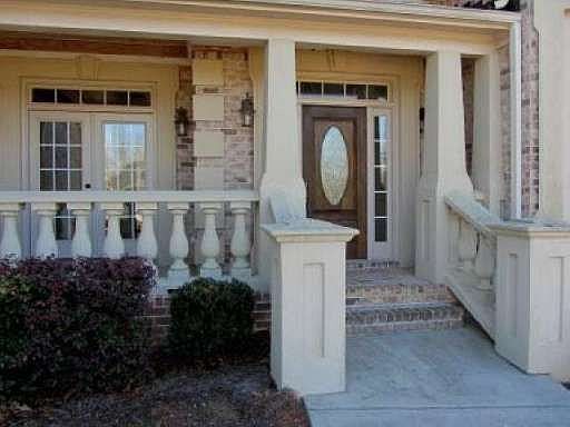 2nd image of 2032 Fontainbleau Dr