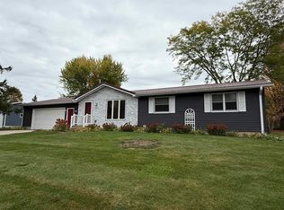 112 Southview Ct, Shawano, WI 54166