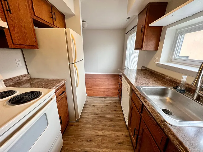 2115 Arch St #B — Photo 7