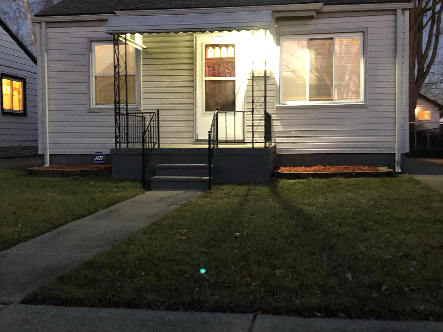 Dartmouth St, Madison Heights — Photo 1