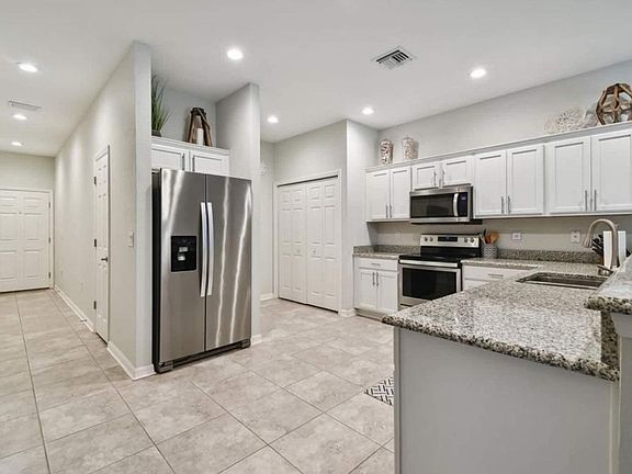 5th image of 1221 Grantham Dr #1221