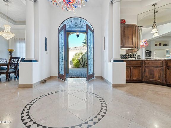 3rd image of 311 E WEXFORD Cove