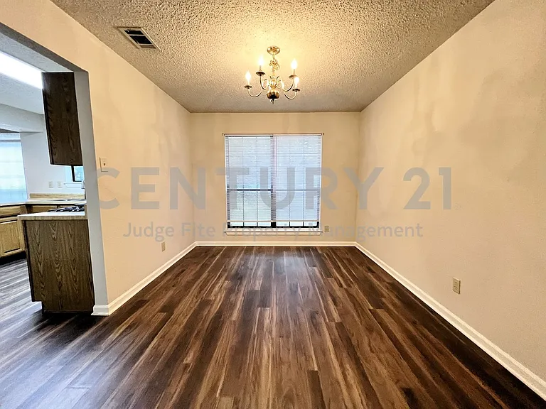 2019 Longmeadow Ct — Photo 4