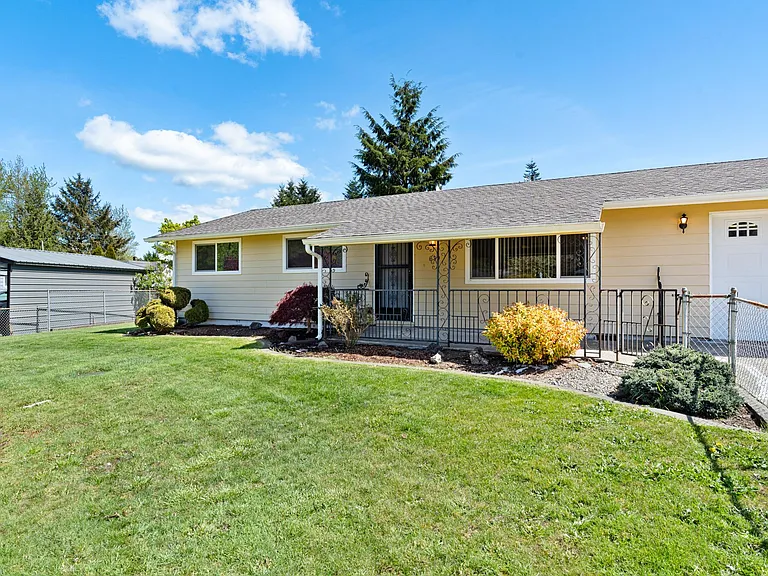 630 Bender Ln — Photo 25