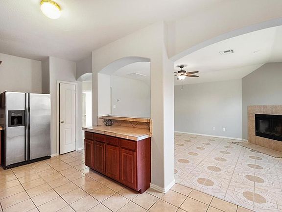 2nd image of 4825 Brianhill Dr
