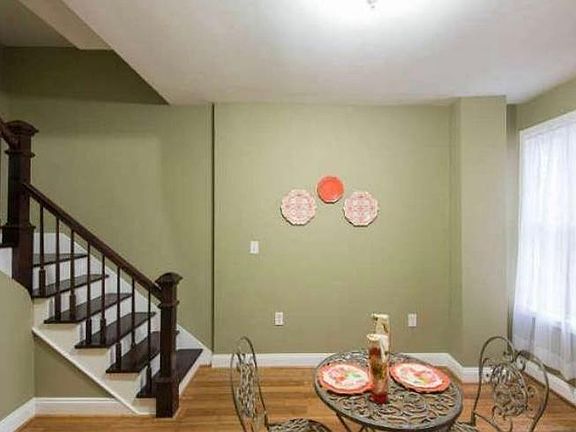4th image of 3520 Roland Ave