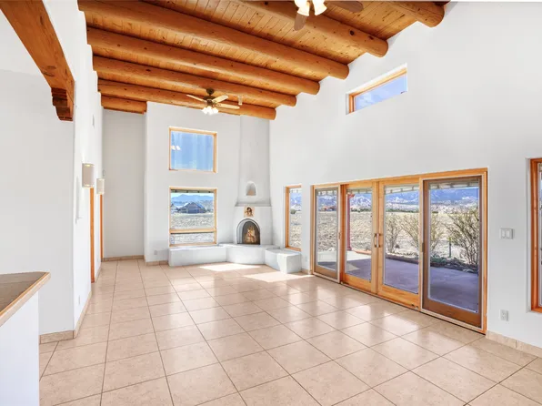 24 Hunter Dr, Medanales, NM 87548
