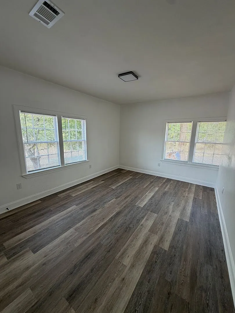 4 Bedrooms 2 Bathrooms $1,675/mo — Photo 2