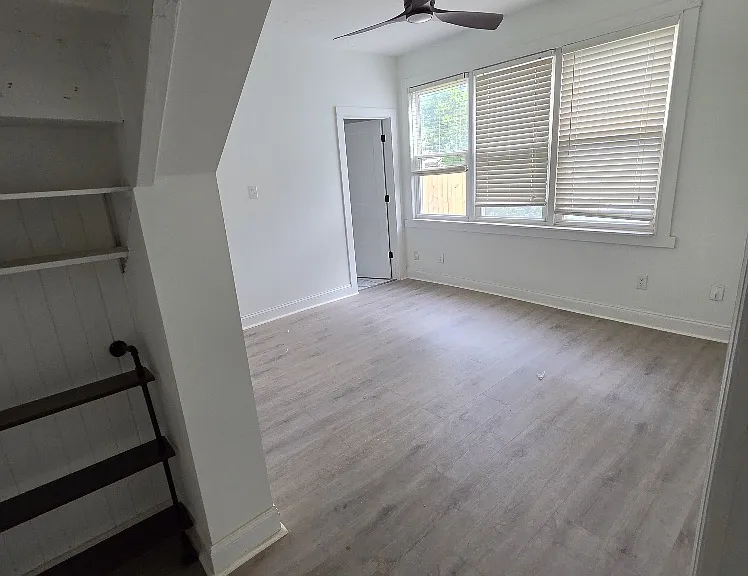 Good size B Unit Bedroom