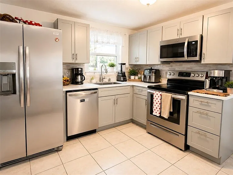 4431 Kohler St — Photo 9