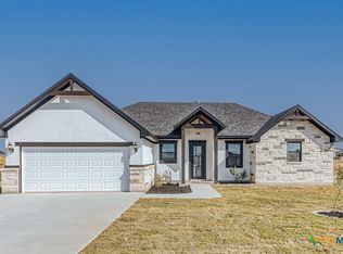 230 Colonial Ln, La Vernia, TX 78121