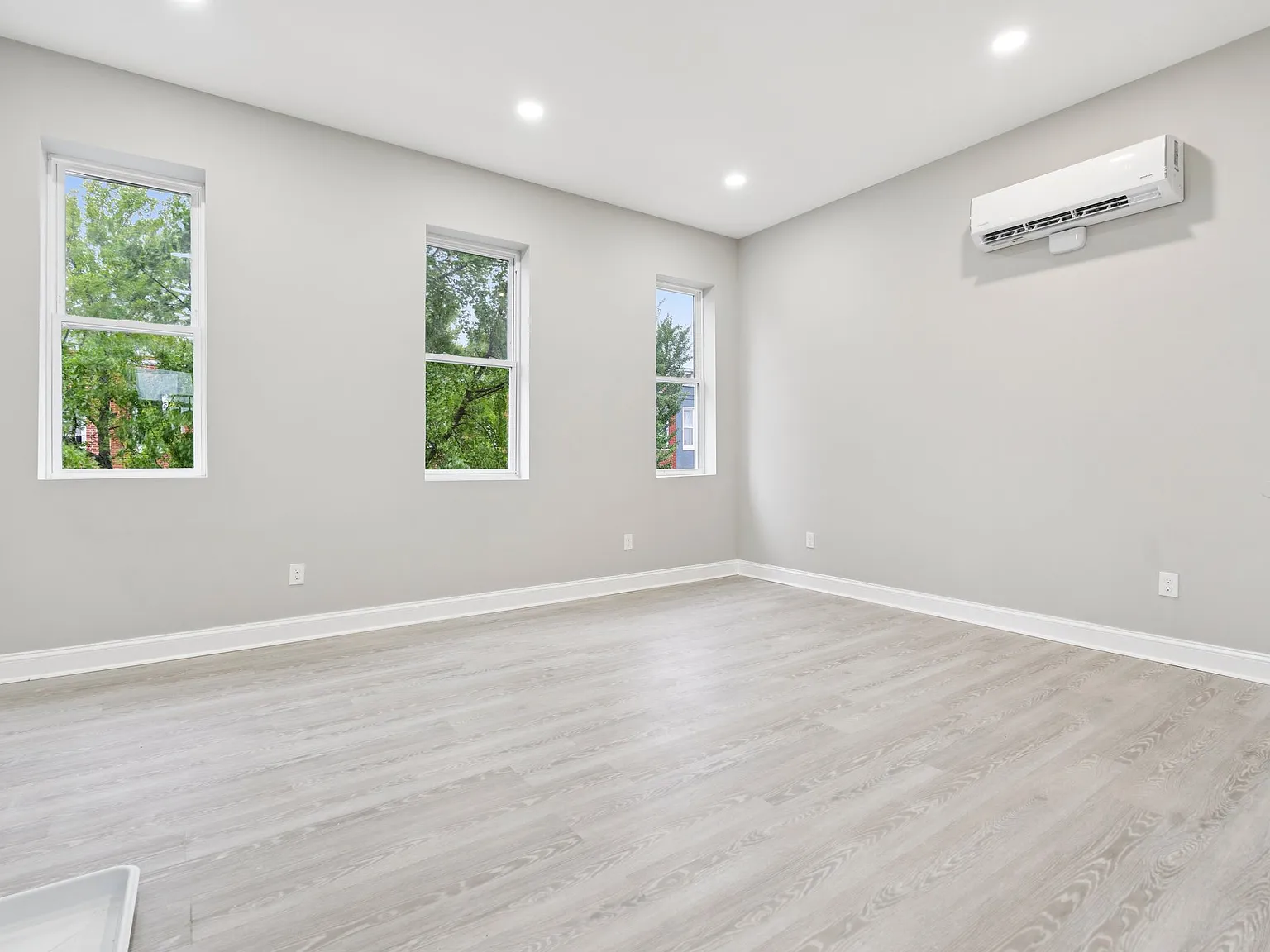 Studio, 517 sqft, $1,145 — Photo 3