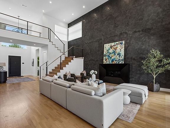 4th image of 6958 Coronado Ave