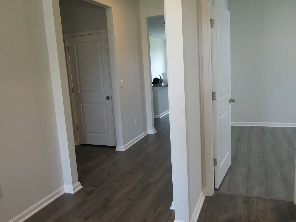 3 bed, 1618 sqft, $2,050 — Photo 2