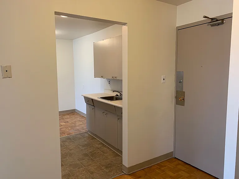 260 Talbot Ave #109 — Photo 3