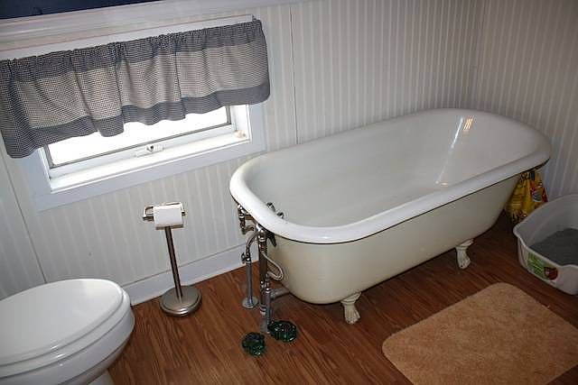2nd image of 129 Johnstown St