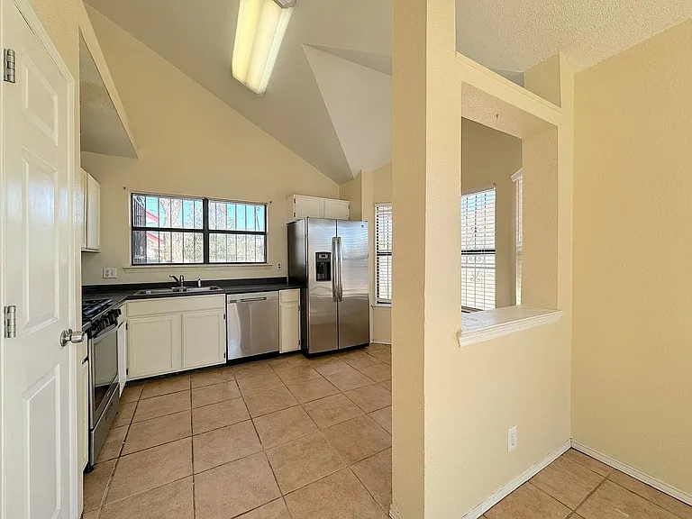 923 Centennial Dr — Photo 7
