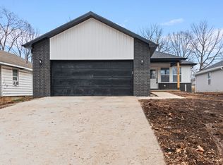1110 S Hillcrest Ave, Springfield, MO 65802