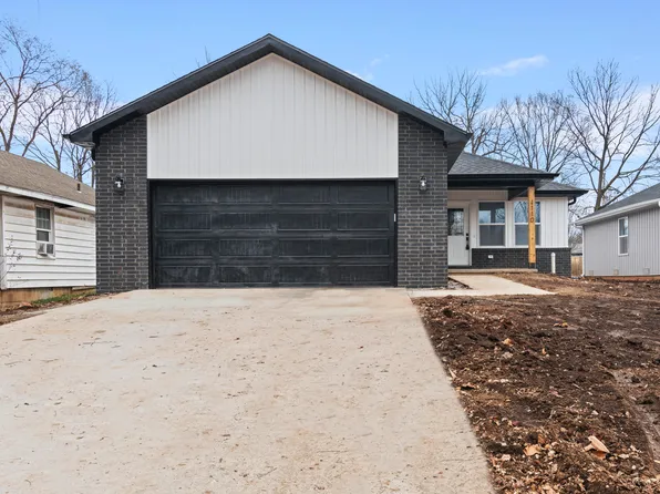 1110 S Hillcrest Avenue, Springfield, MO 65802