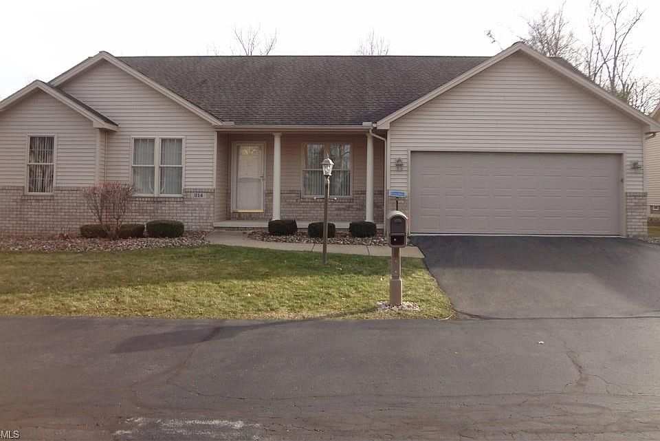 1st image of 214 Paulo Dr NE