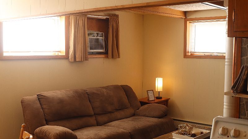 2nd image of 502 Forest Ave N