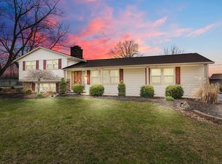 1122 Sherwood Dr, Bluffton, IN 46714