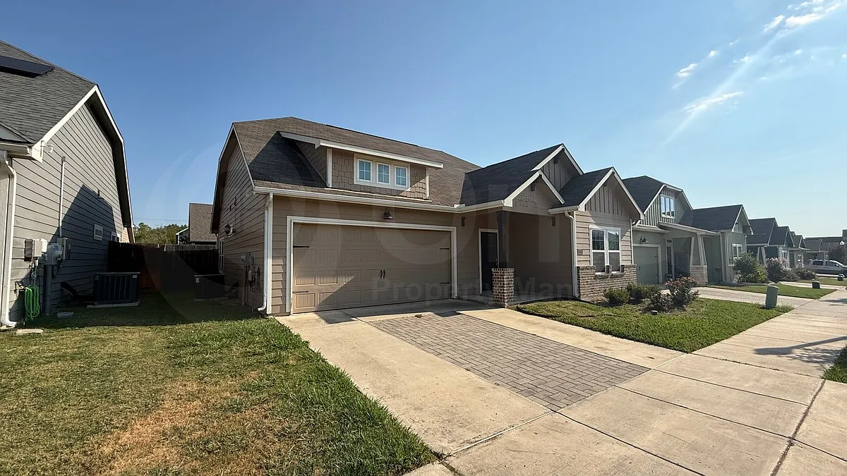 3 bed, 3.0 bath, 1721 sqft, $2,300 — Photo 3