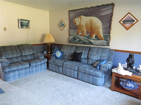 5th image of 355 Deepwood Ln