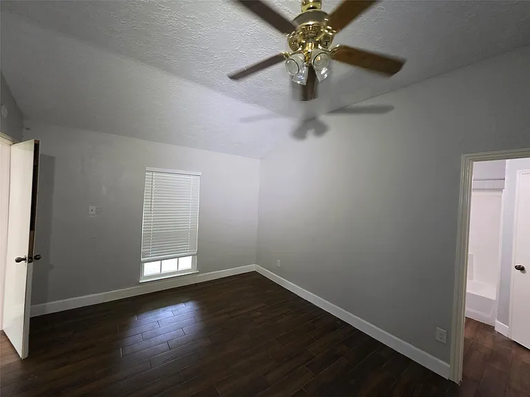 11634 Eaglewood Dr — Photo 8