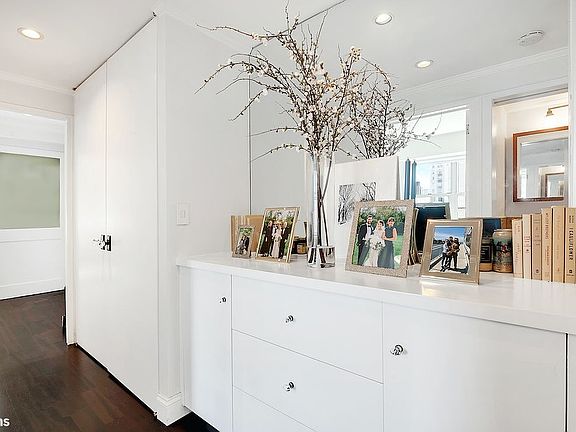 5th image of 520 E 72nd St #Phc