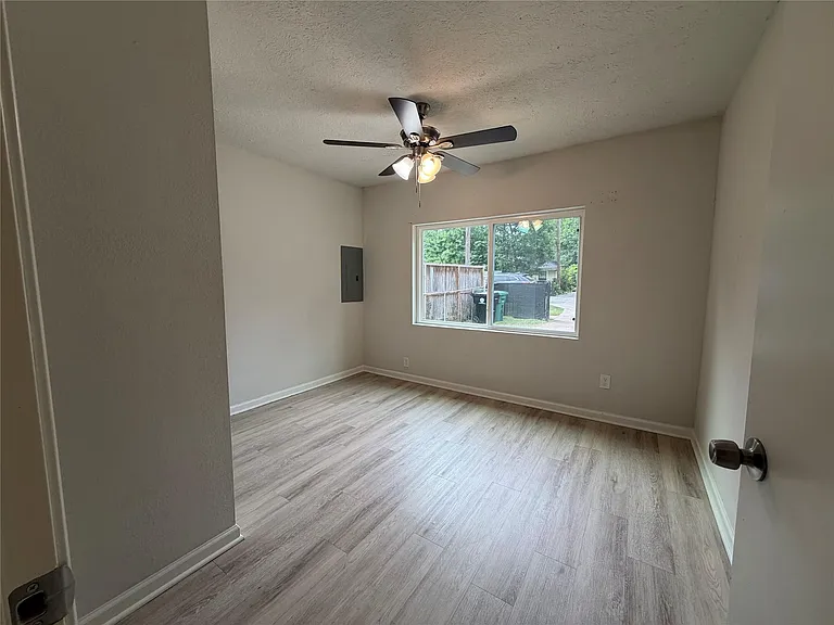 244 Deerfield St — Photo 8