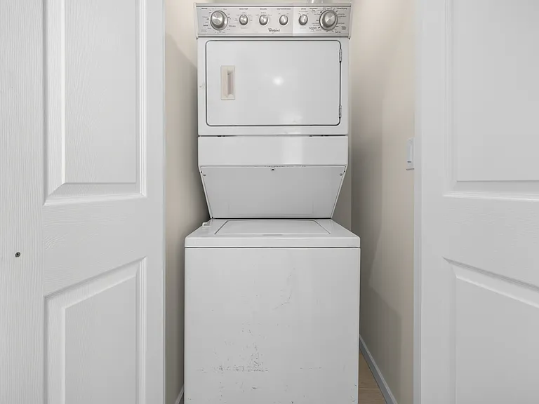 88 Buffalo Ave #2 — Photo 20