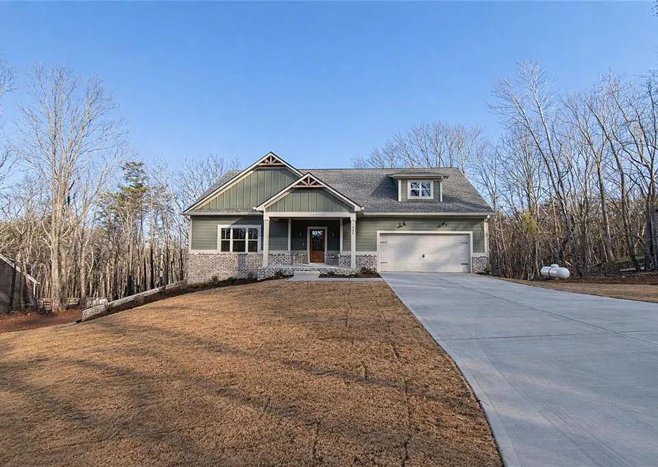 386 Mulberry Cir