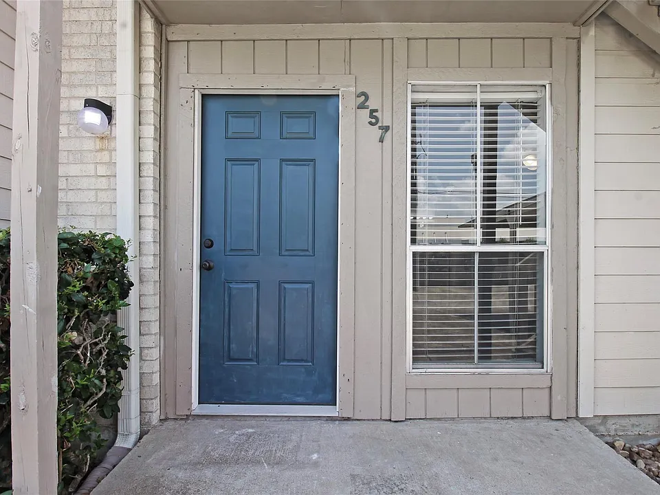 3919 Fairmont Pkwy #257