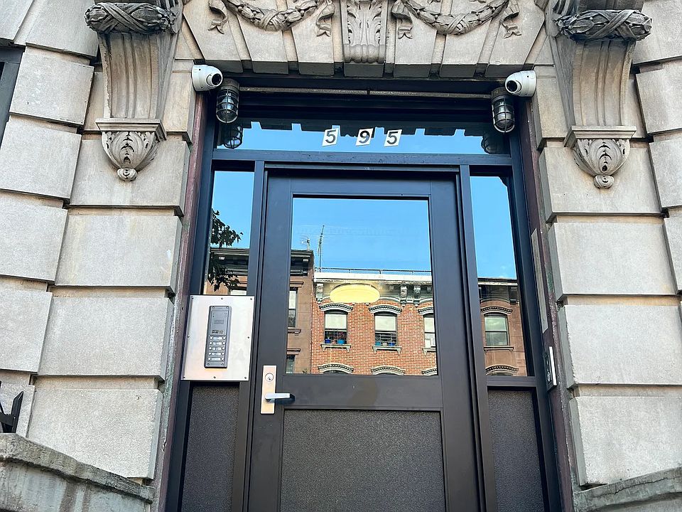 1st image of 595 Franklin Ave APT 3R