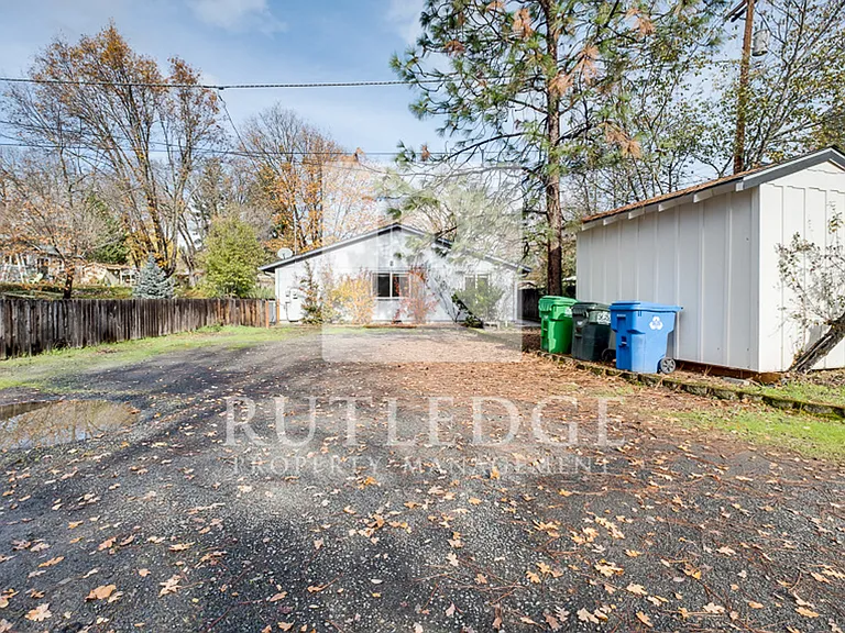 120 Mallory Ln — Photo 7