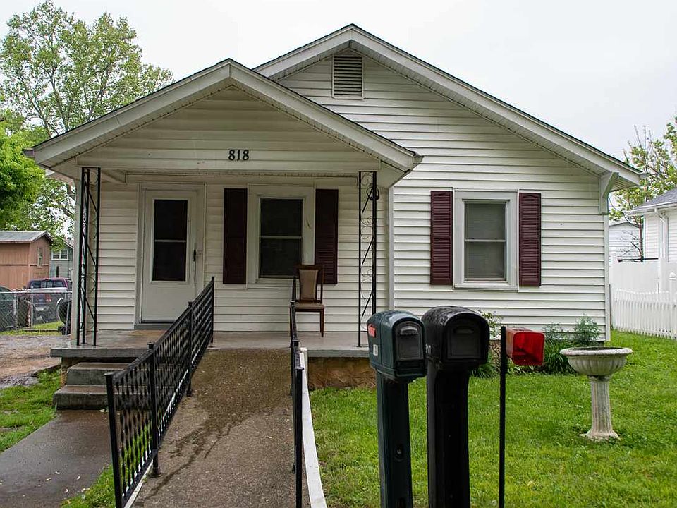 2nd image of 818 Winona Ct