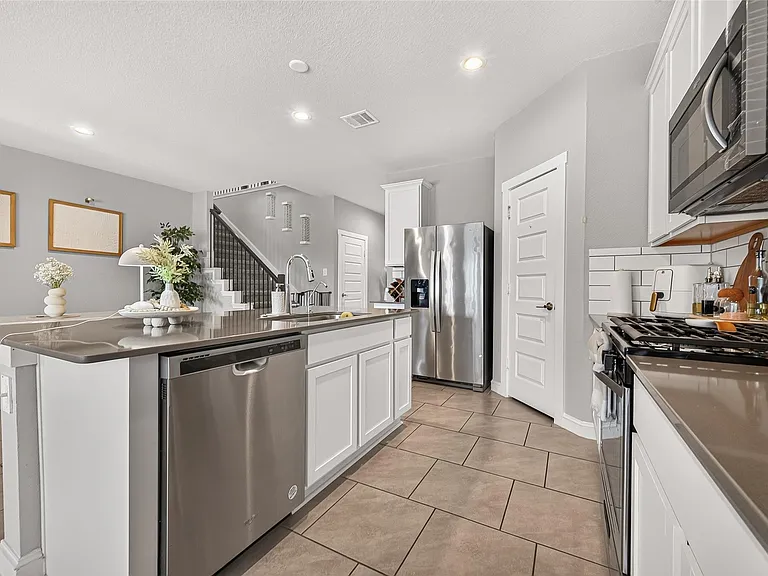 7211 Colwyn Bay Trl — Photo 21