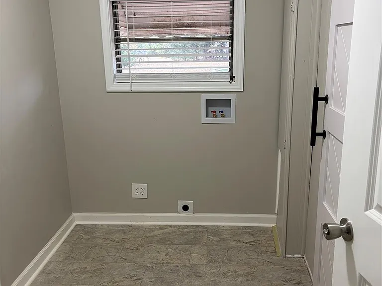 242 John C Rd — Photo 9