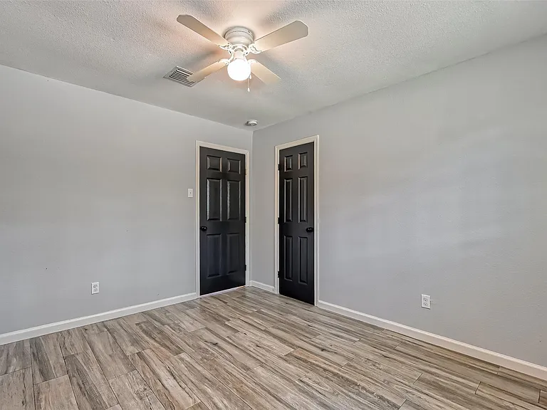 8623 Valley Forest Dr — Photo 20