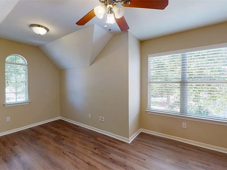 1724 Boardwalk Ct — Photo 23