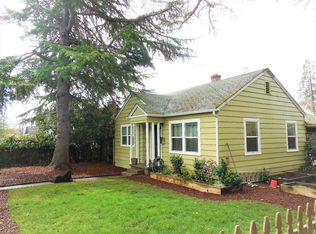 1026 NE 8th St, Grants Pass, OR 97526