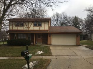 6670 Hill Ridge Dr, Greendale, WI 53129