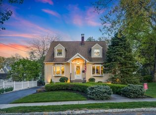 7 Meadow Rd, Chatham Boro, NJ 07928