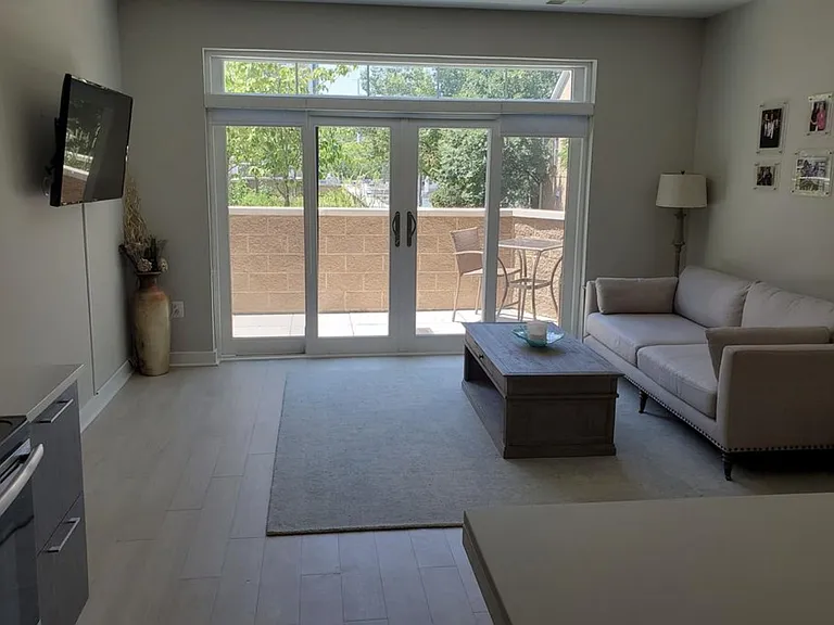 989 S Buchanan St #211 — Photo 2