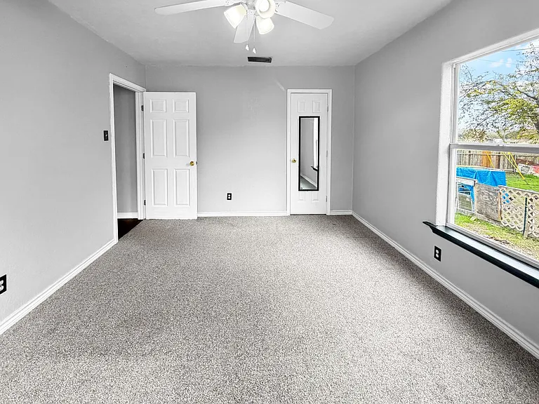 410 Mayborn Dr — Photo 8