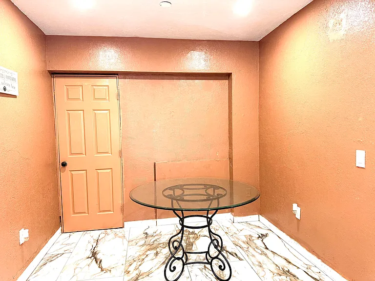 14725 NE 8th Ave — Photo 9